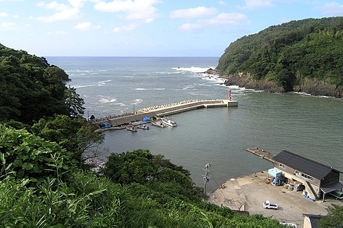 入江の港
